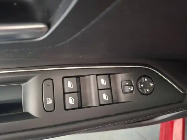 Peugeot 3008 hybrid 180 e-eat8 — photo 17