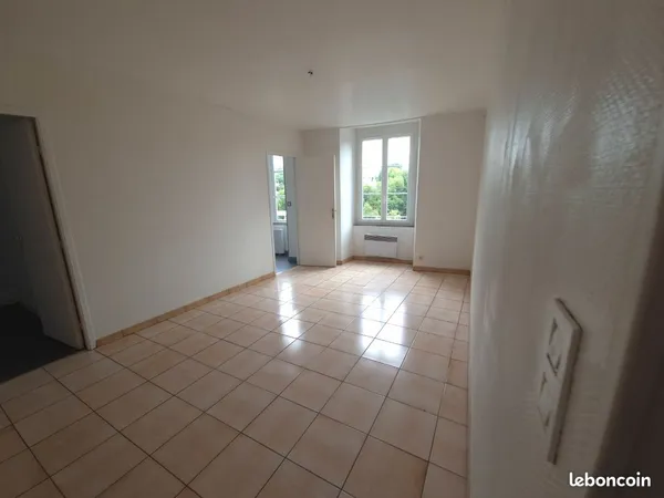 URGENT, Appartement 3 chambres à louer