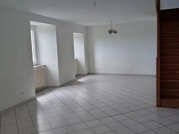 A louer appartement duplex 145 m² à Pailharès