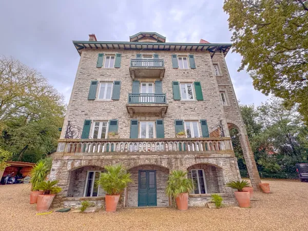 BIARRITZ - Charmant studio meublé rénové dans une demeure historique - Étudiant