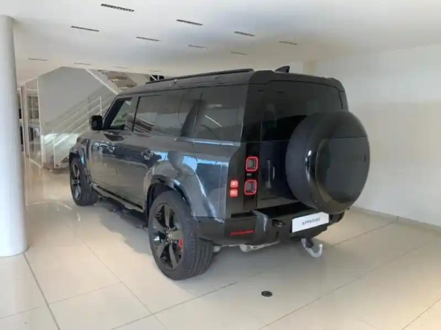 Land Rover Defender 110 2.0 p300e phev x — photo 3