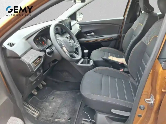 Dacia Sandero tce 90 - 22 — photo 9