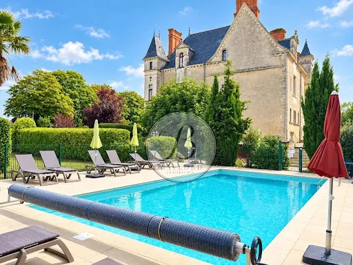Château 30 pièces 800 m²
