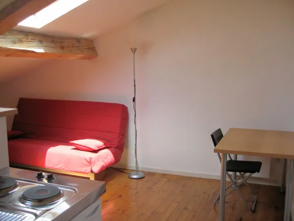 Loue Studio meublé 22m² proche Technopole Gare Chateaucreux Saint-Étienne (42)