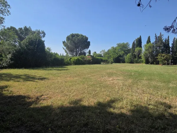 Terrain constructible 559 m²