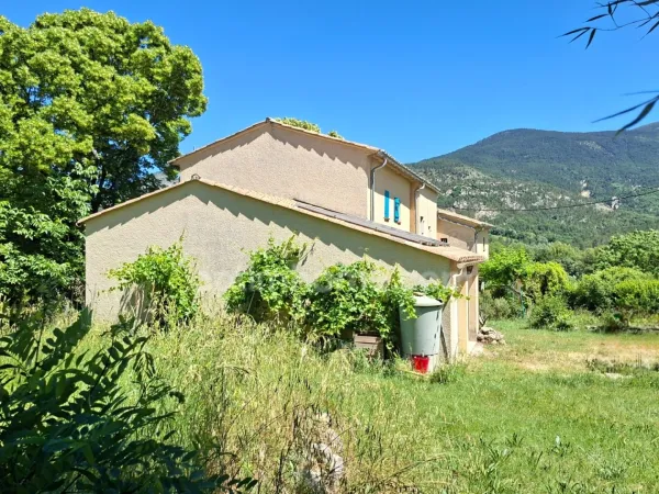 A vendre : Grande propriété familiale de 237 m² aux portes de Digne-les-Bains