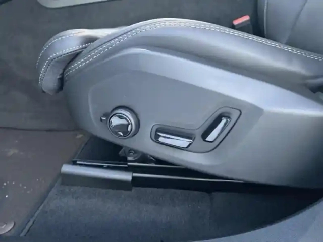 Volvo Xc60 t6 hybride rechargeable 350ch ultra style dark geartronic 8 awd — photo 14