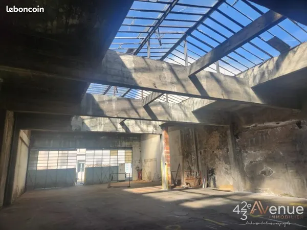 Local d'activité 398 m²