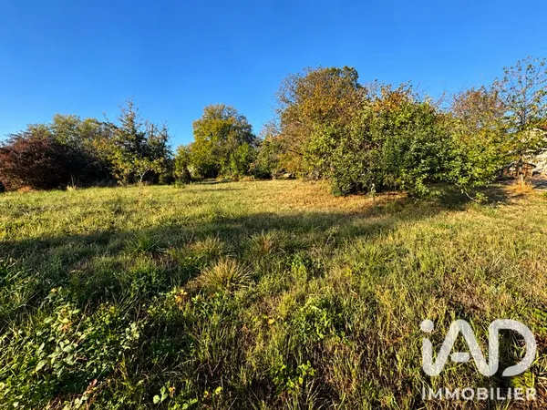 Terrain 857 m²