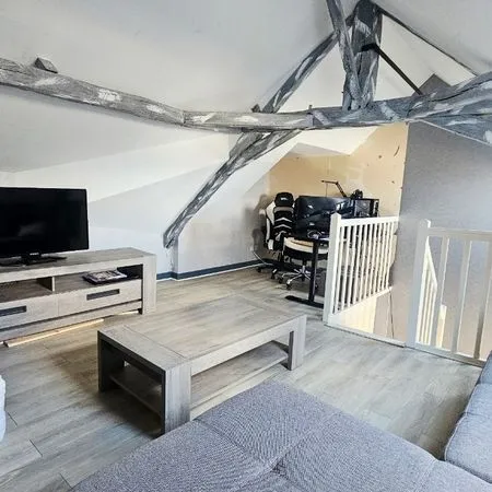 Appartement rénové au 1er étage