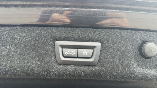 BMW Serie 5 518d 150 Steptronic8 - M Sport – 2020 – 138900 km – Diesel – Boîte Automatique — photo 39