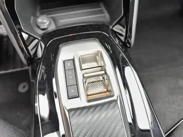 Peugeot 208 electrique 54 kwh 156ch — photo 14