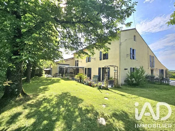 Maison 6 pièces 396 m²