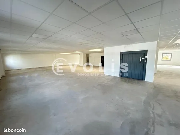 Bureaux 673 m²