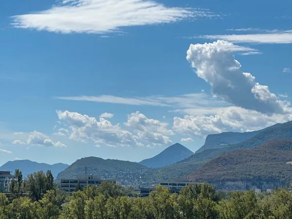 F4 refait chauffage inclus copro securisée fermée vue imprenable sans vis a vis