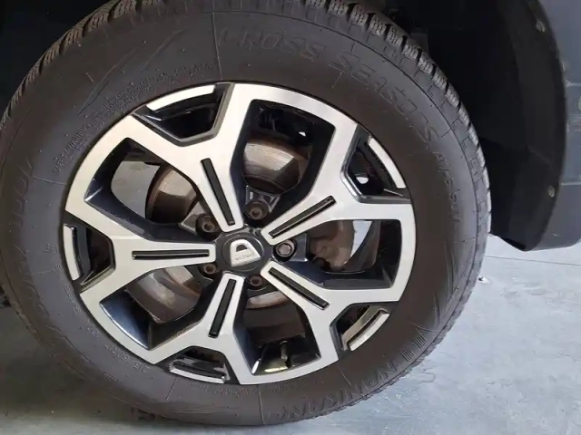 Dacia Duster tce 125 4x4 — photo 9