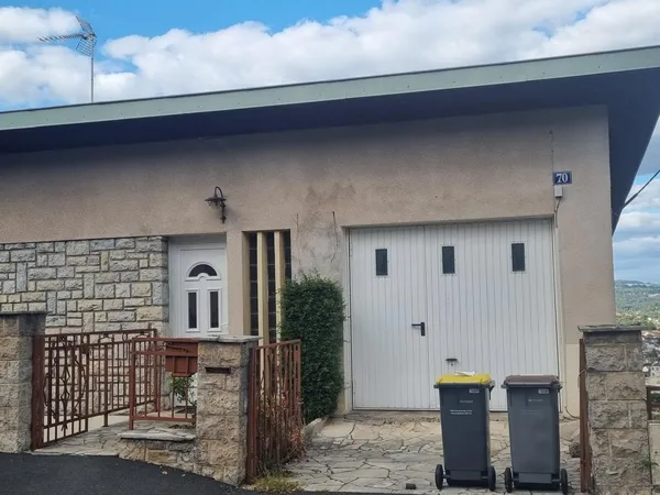 Maison T6, garage, caves, avec vue dégagée