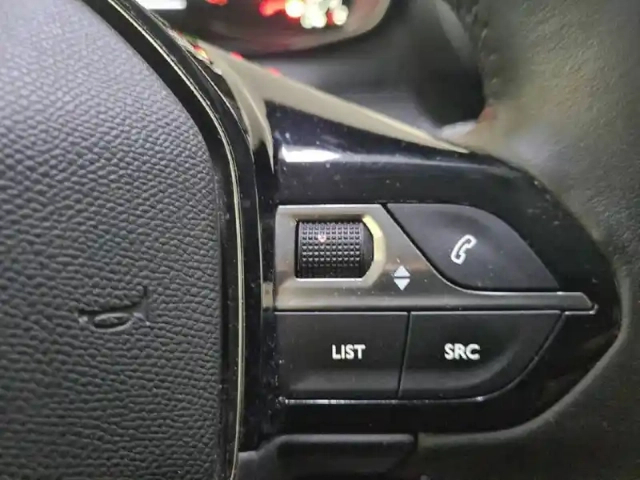Peugeot 208 puretech 75 s&amp;s bvm5 — photo 29