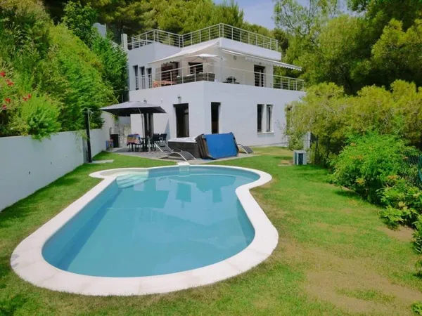 Villa 6 pièces 200 m²