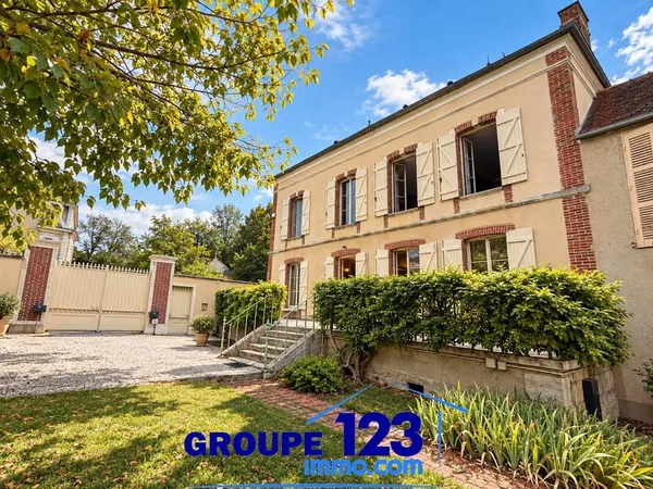 SEIGNELAY ÉLÉGANTE MAISON BOURGEOISE DU XIXe SIÈCLE AVEC D