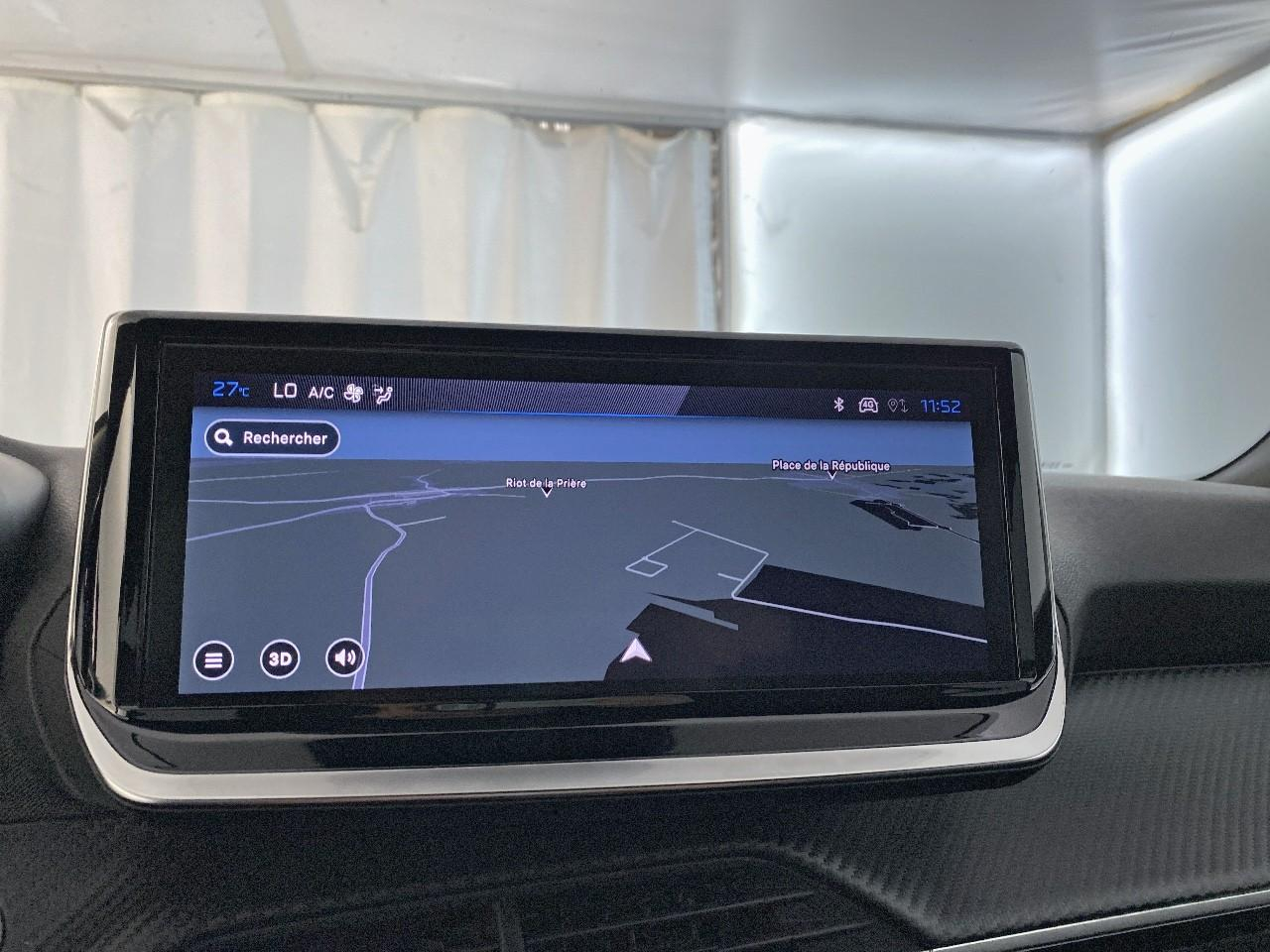 Peugeot 2008 hybrid 145 ch e-dcs6 allure — photo 14