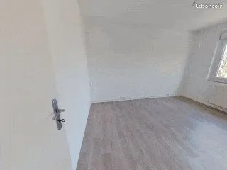 HOMBOURG HAUT T4 en parfait état, école élémentaire à 5 minutes