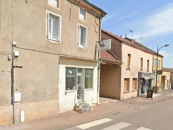 Local commercial 1 pièce 134 m²