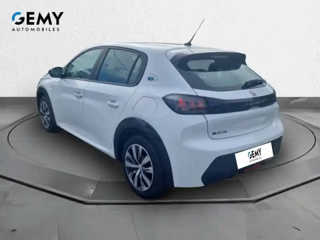Peugeot 208 electrique 50 kwh 136ch — photo 7