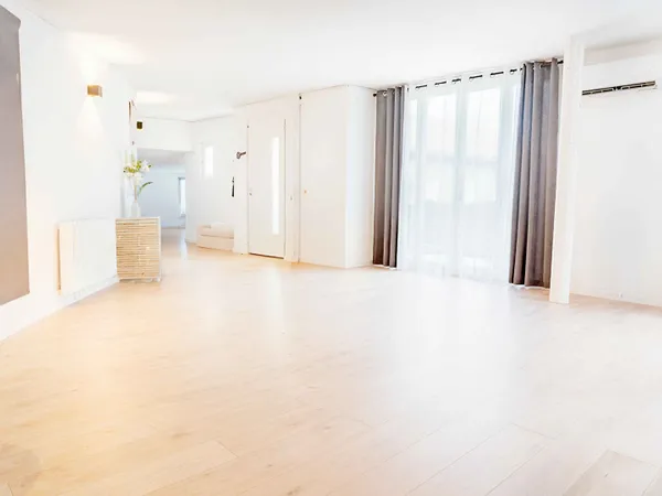 Maison atypique de 130m² avec potentiel locatif saisonnier à MÉREUIl