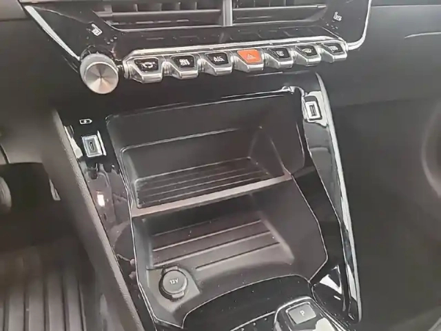 Peugeot 208 electrique 50 kwh 136ch — photo 47