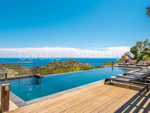 Maison 8 pièces 500 m²