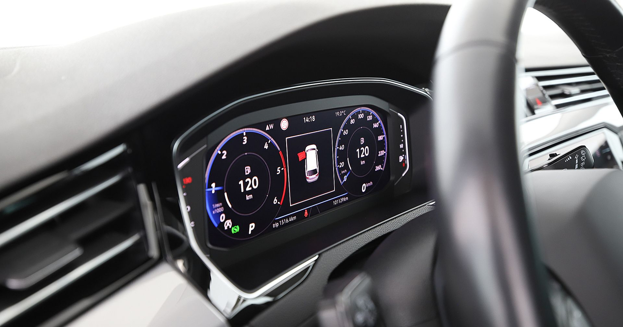 Volkswagen Passat SW — photo 20