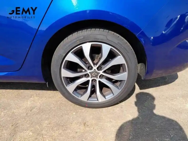 Renault Megane mégane iv estate blue dci 115 edc — photo 11