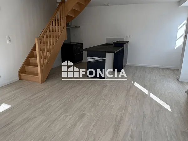 Maison Location Niort 3p 84m² 752€