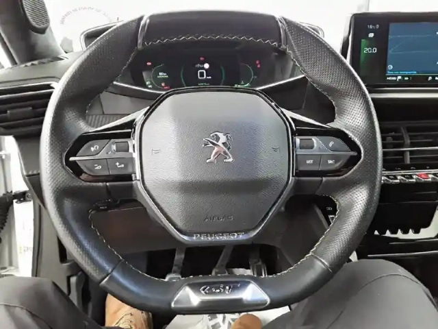 Peugeot 2008 puretech 130 s&amp;s bvm6 — photo 9