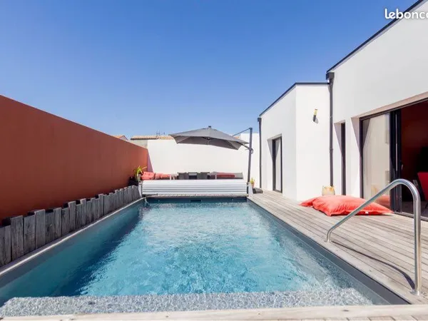 Maison contemporaine avec piscine, plein-pied de 2022