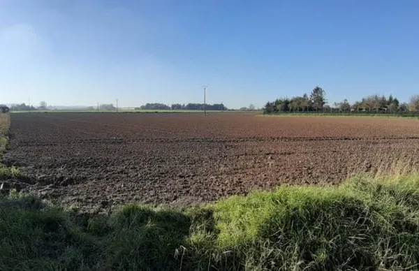 Terrain 389 m²