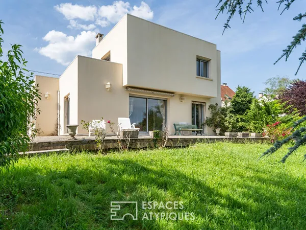 Maison d'architecte au calme et avec une vue dégagée