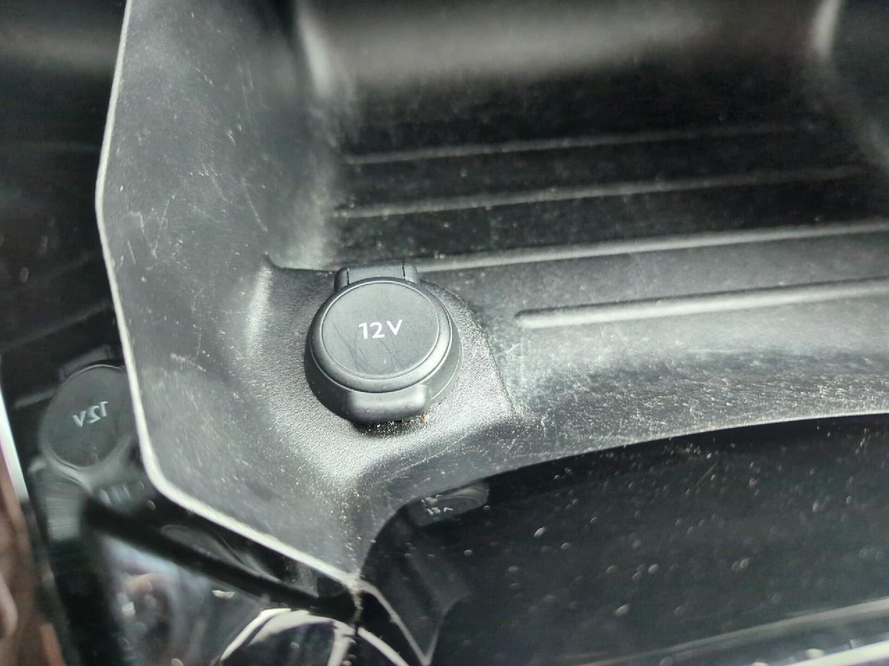 Peugeot 2008 puretech 130 s&s eat8 allure pack — photo 28
