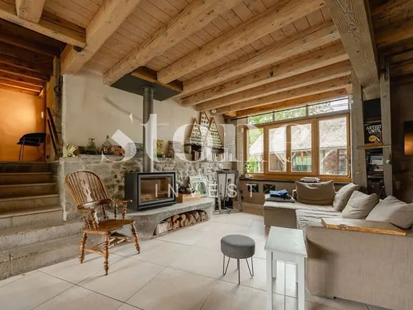 Maison 8 pièces 350 m²