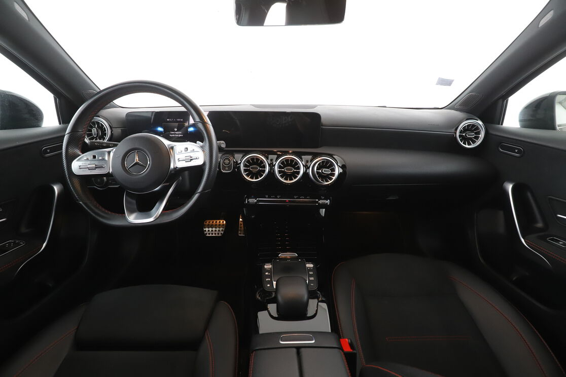 Mercedes-Benz Classe A 180 d AMG Line 8G-DCT — photo 11