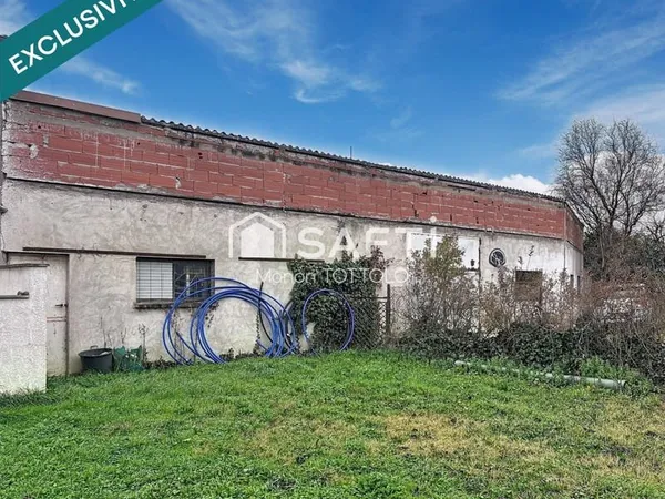 Auterive, Hangar à rénover et terrain à 120 000€