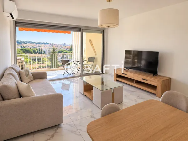 Appartement deux pièces avec terrasse couverte
