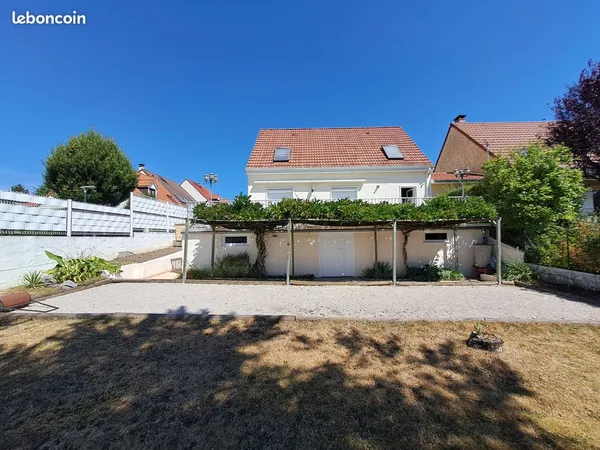 Maison 3 chambres avec grande terrasse