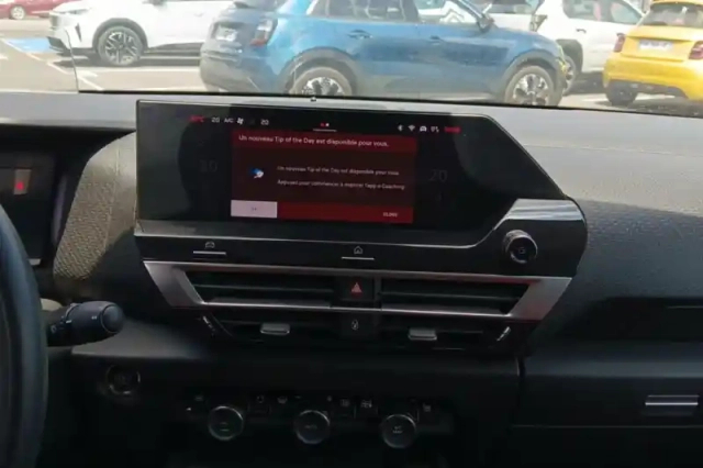 Citroën C4 e- 136 ch automatique — photo 18
