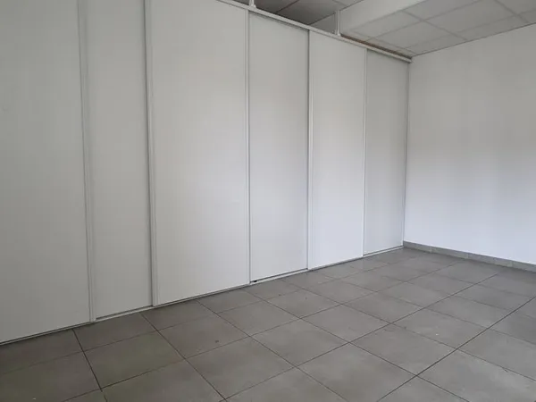 Bureaux 87 m² Épiais-lès-Louvres