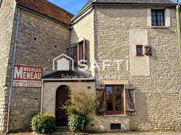 Maison de charme, deux chambres, avec patio.