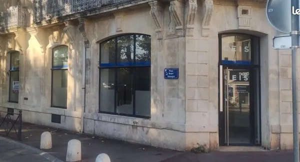Local commercial 236 m²