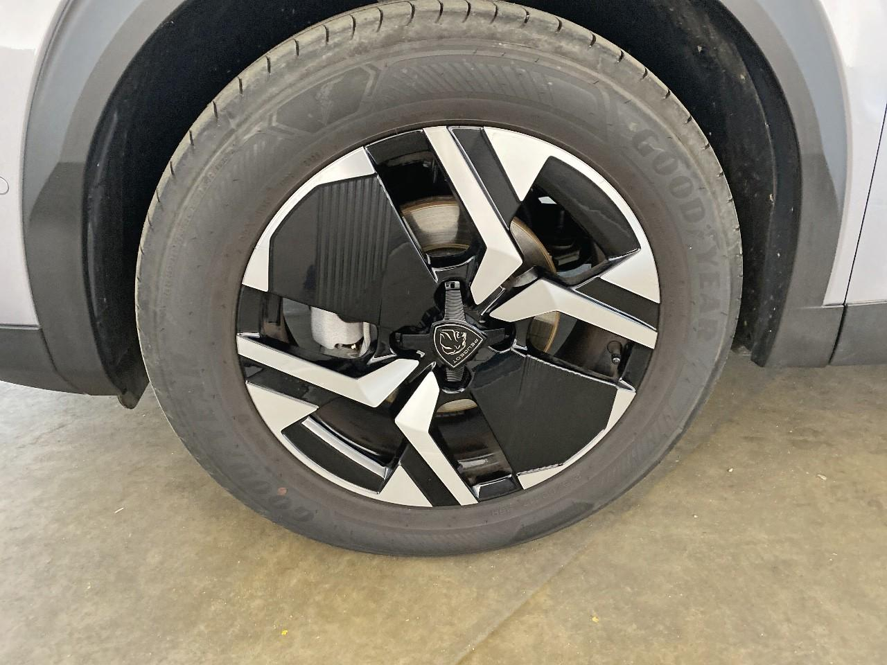 Peugeot 2008 100 s&s bvm6 allure — photo 11
