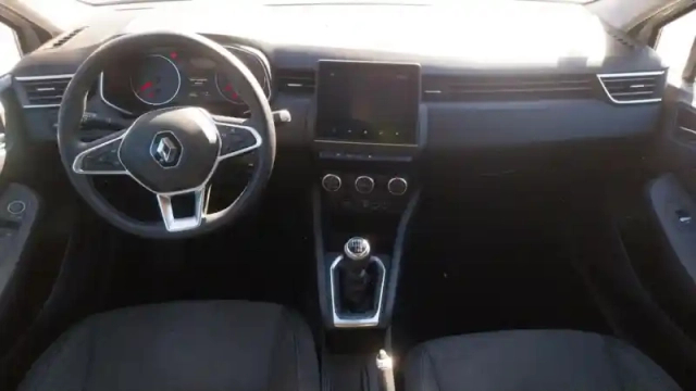 Renault Clio blue dci 85 — photo 19